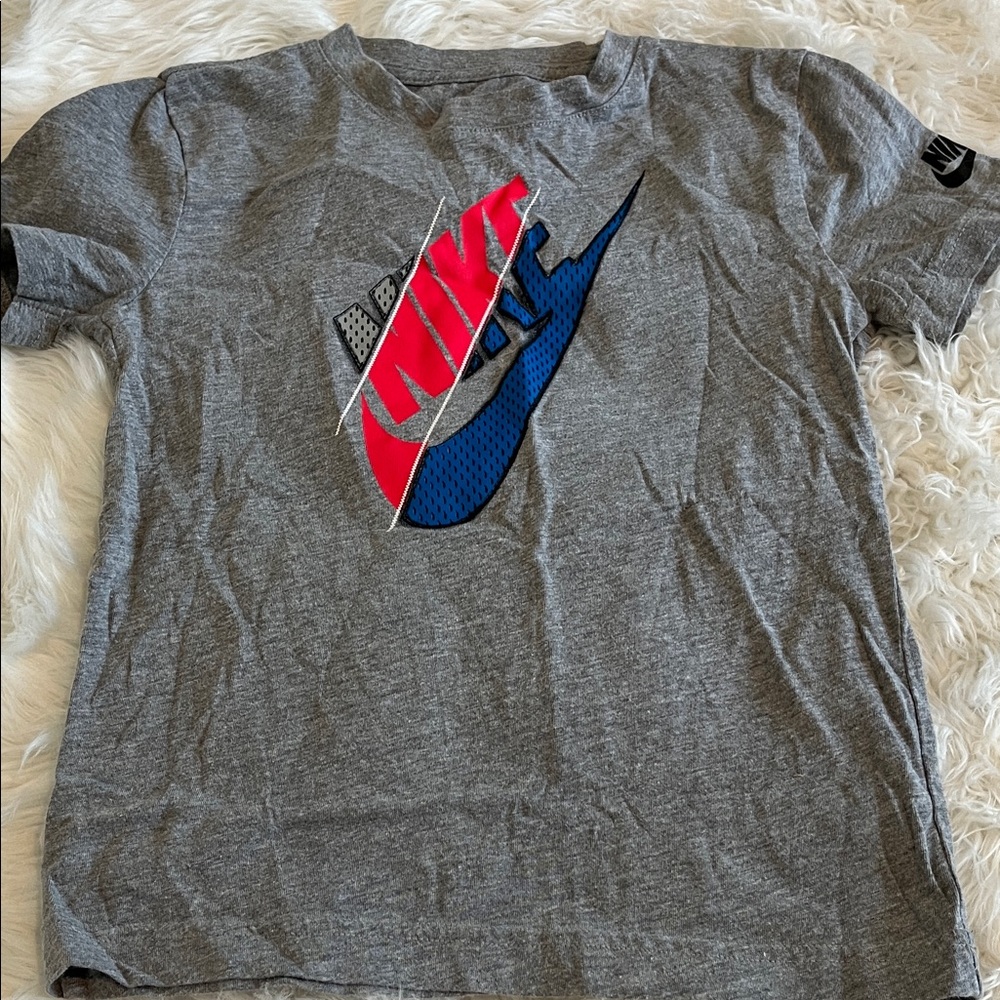 Nike Heather Gray Tee with Vibrant Logo